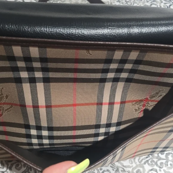 Burberry Beautifel Amazing Condition Checkered Crossbody Bag Authentic Spotless - Picture 8 of 13